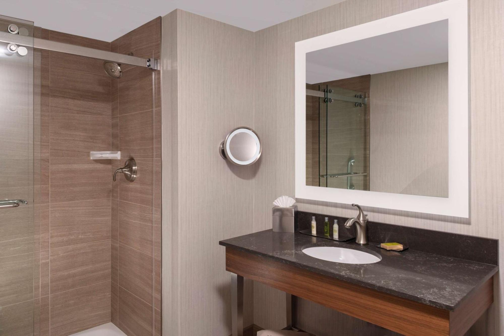 Doubletree By Hilton Hotel Burlington Vermont Екстериор снимка