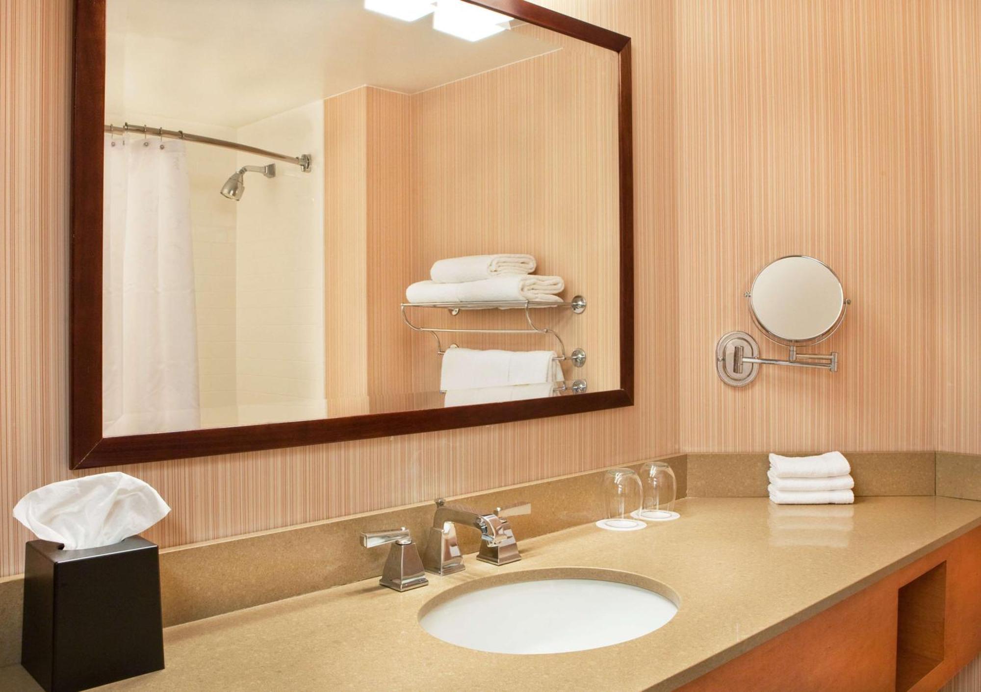 Doubletree By Hilton Hotel Burlington Vermont Екстериор снимка