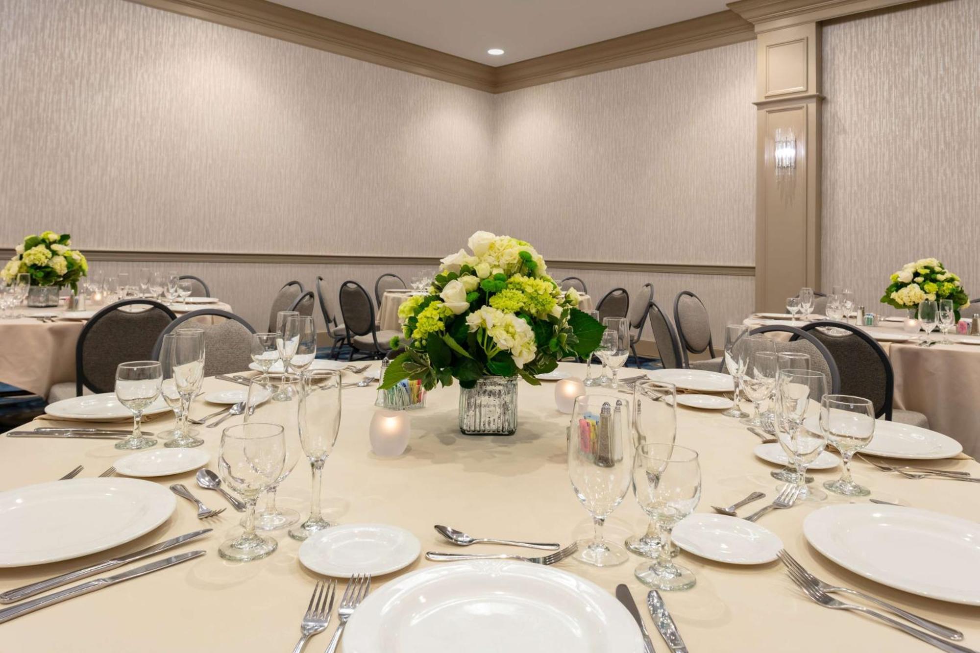 Doubletree By Hilton Hotel Burlington Vermont Екстериор снимка