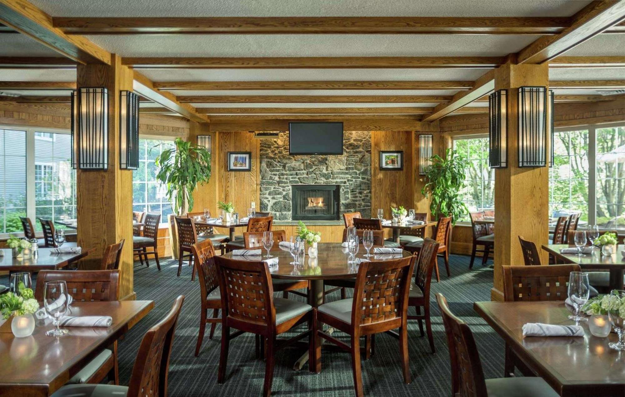 Doubletree By Hilton Hotel Burlington Vermont Екстериор снимка